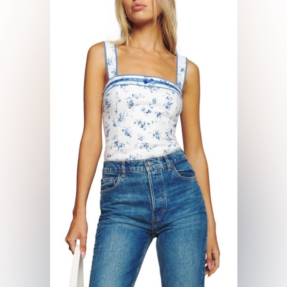 Reformation Eloise linen top in orlaya - size 6